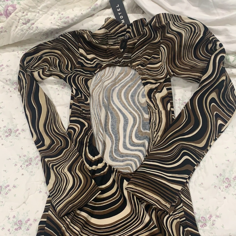Motel Rocks 70s Ripple dress - Picture 6 of 6